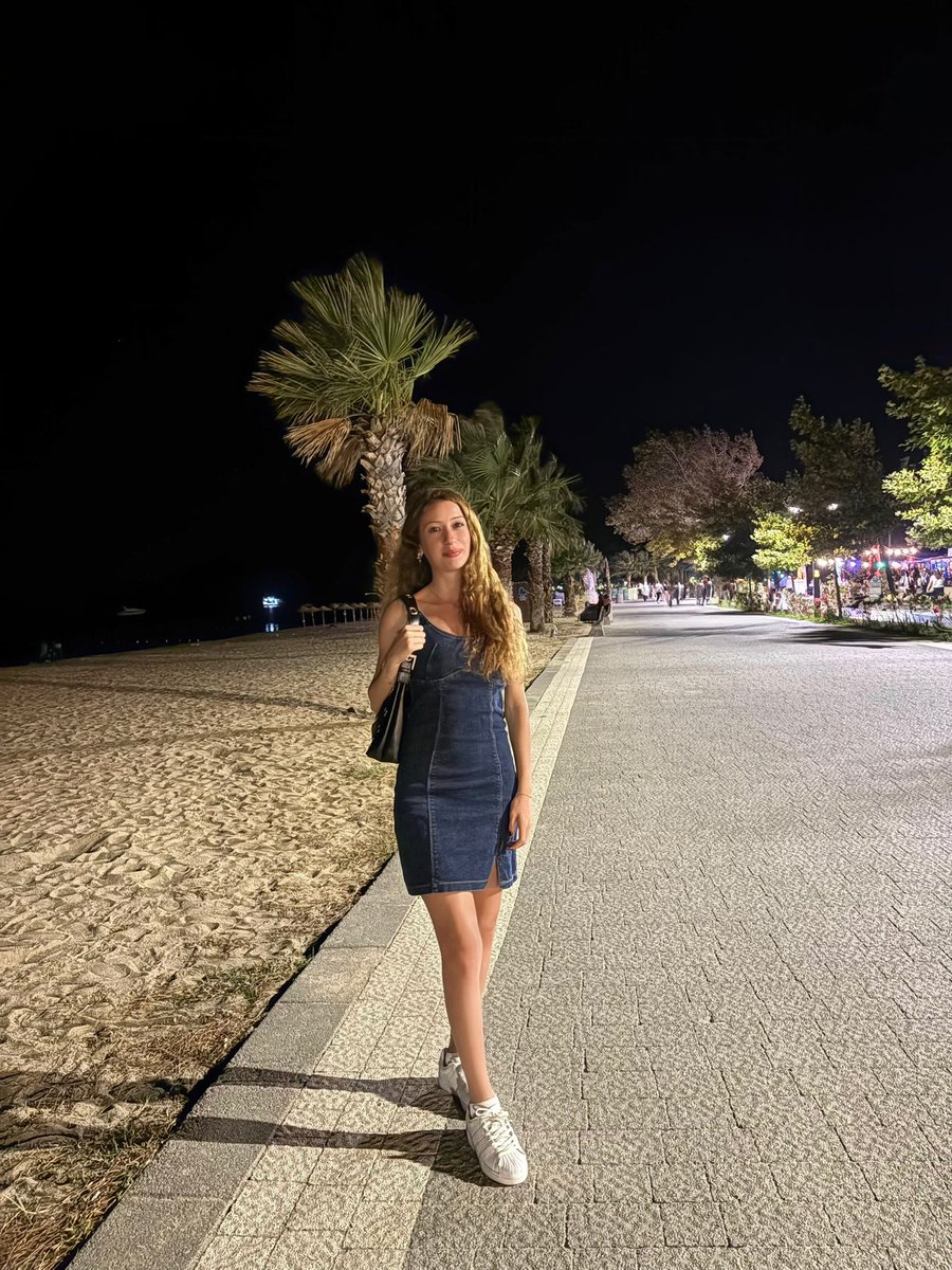 tugceecelikk's tweet photo. ✨ https://t.co/eV91lRQqoP