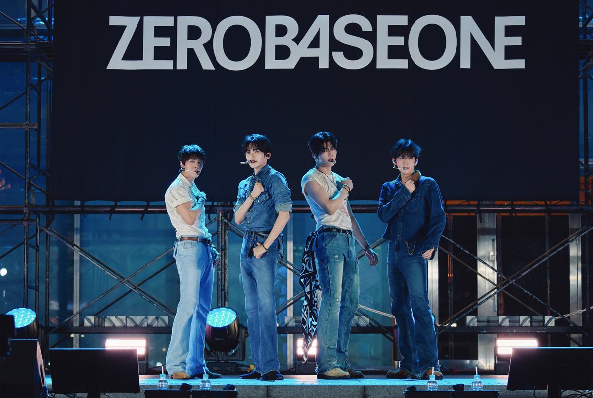 Kkorepo's tweet photo. 「イベントレポ」#ZEROBASEONE、#Omoinotake #藤井怜央 と一夜限りのスペシャルコラボが実現！
新宿・歌舞伎町シネシティ広場のフリーライブで約4000人超えのファンが熱狂（オフィシャルレポ）
🔗https://t.co/U2rC7WEZZK https://t.co/DW2UwWVokD