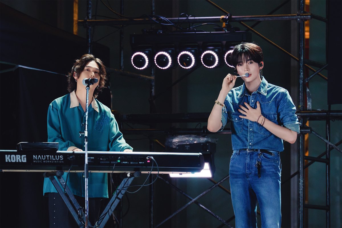 Kkorepo's tweet photo. 「イベントレポ」#ZEROBASEONE、#Omoinotake #藤井怜央 と一夜限りのスペシャルコラボが実現！
新宿・歌舞伎町シネシティ広場のフリーライブで約4000人超えのファンが熱狂（オフィシャルレポ）
🔗https://t.co/U2rC7WEZZK https://t.co/DW2UwWVokD