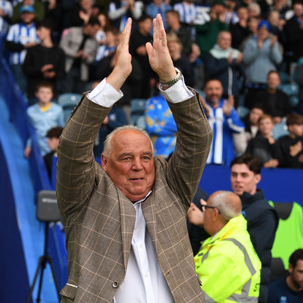 swfc's tweet photo. Legends! 🦉😍 https://t.co/QRjlcLNKZM