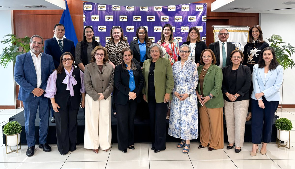 COHEPHonduras's tweet photo. El #COHEP se reunió con la Red de Cooperantes Nacionales de Honduras, una iniciativa conformada por fundaciones y organizaciones vinculadas al sector privado, que busca visibilizar, articular y coordinar esfuerzos para impulsar iniciativas de mayor impacto social. 🤝🇭🇳

Durante el encuentro se conversó sobre futuras alianzas estratégicas entre la Red y el COHEP, con especial énfasis en fortalecer iniciativas en materia de educación, generar nuevas oportunidades y sumar esfuerzos en beneficio del desarrollo del país. 📚✨

#AlianzasEstratégicas #EmpresariosUnidosPorLaEducación