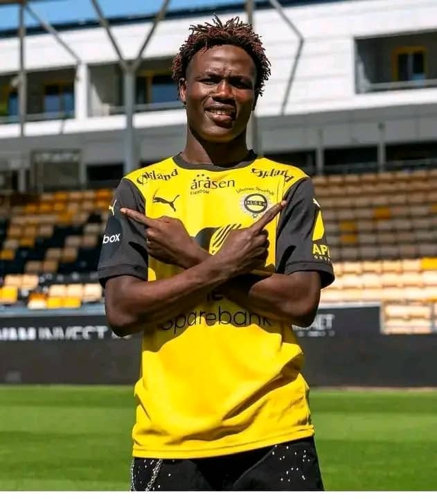 TomiiAdewole's tweet photo. 18 year old Seun Akanji makes his europa league debut for lillestrom today, barely 2/3 months after winning the NNL and being awarded the best player at the NNL playoffs for @SportingLagos 

If you like continue playing jeun jeun football and dont take your career serious https://t.co/Dm2VpTAaGQ
