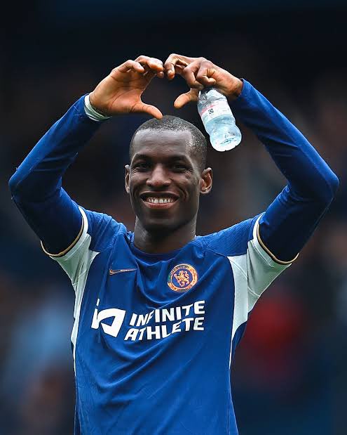 Tolasport1r's tweet photo. 🚨🔵⚪️ ATLÉTICO PUSH FOR NICOLAS JACKSON!

Atlético Madrid are pushing to sign Nicolas Jackson on loan from Chelsea, with talks taking place in London. 🇪🇸🇸🇳

👀 Deal still under discussion. #CFC https://t.co/xHzZTC12pN