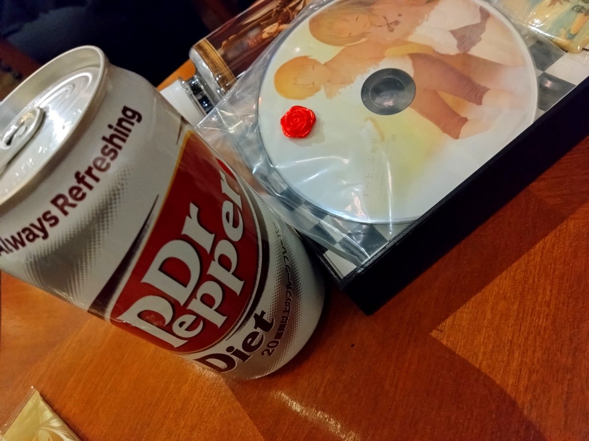 AMSK15369's tweet photo. 九羽鳥庵は5回か6回行ったけど全部ソロで行ったから本当に未だにあの滞在時間何すればいいかわからない場所だったなぁ。舞台の台本見れたのは良かったんだけども。
最後にまた使用人物販Dayやって欲しいなぁ。（←これが目当てだから余計にお店でやることないんよ…） https://t.co/XrrbcPeUyO
