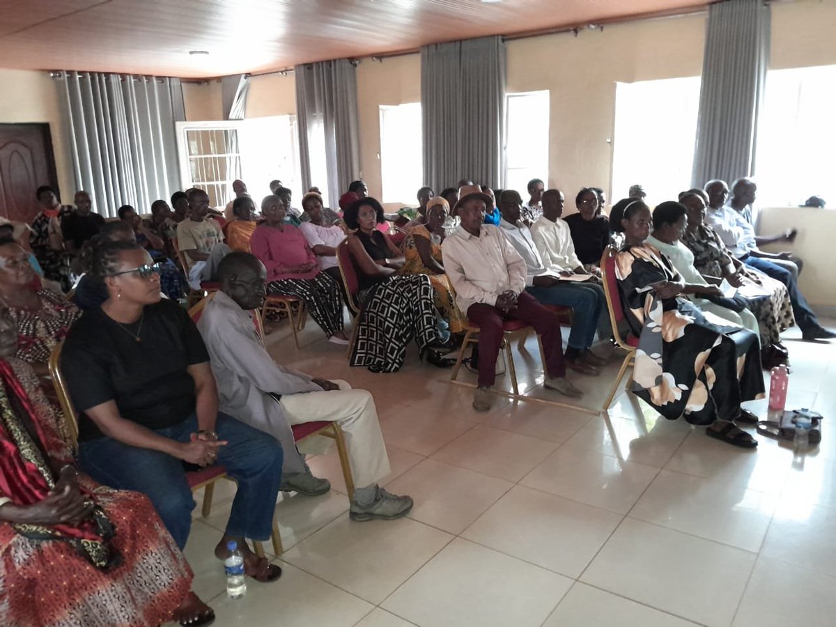 Bevoiceorg's tweet photo. We thank Nyarugunga leadership, youth, and parents for their partnership in supporting vulnerable families.Over 300 families are receiving health insurance support.
❤️ Humanity through kindness brings strength, hope,comfort &amp; life. Everyone needs a helping hand. #CommunitySupport https://t.co/HGiheNaQFk