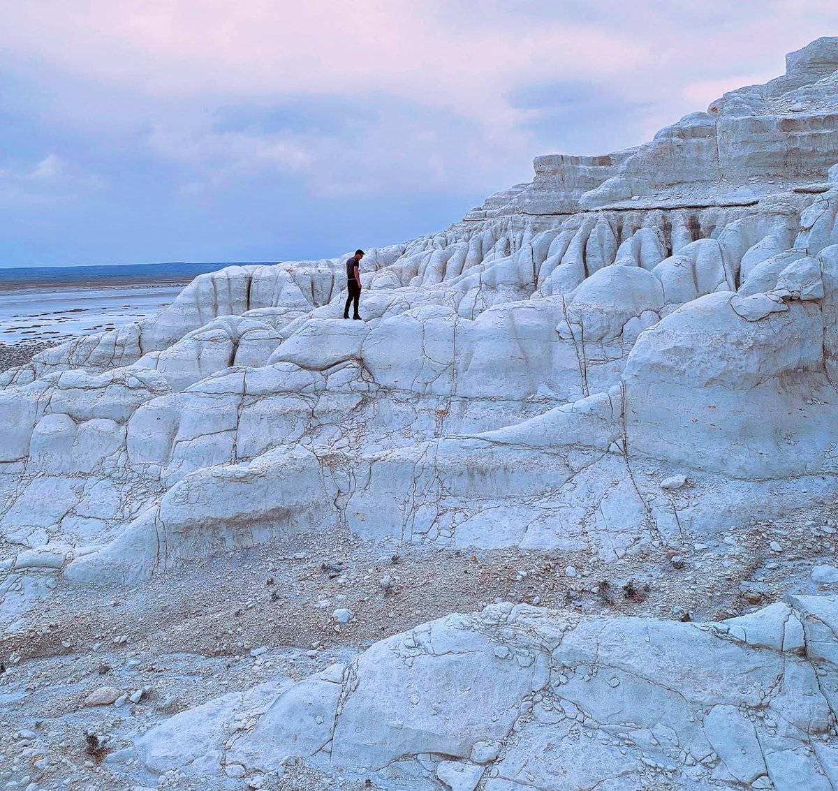 jeeshuhus's tweet photo. This is not AI. This is Mangystau. The farther you move from the noise of the world, the more you hear your own voice. White shines even in silence. The wild is not outside; it is the part of you that you forgot. https://t.co/f31P0onq9e