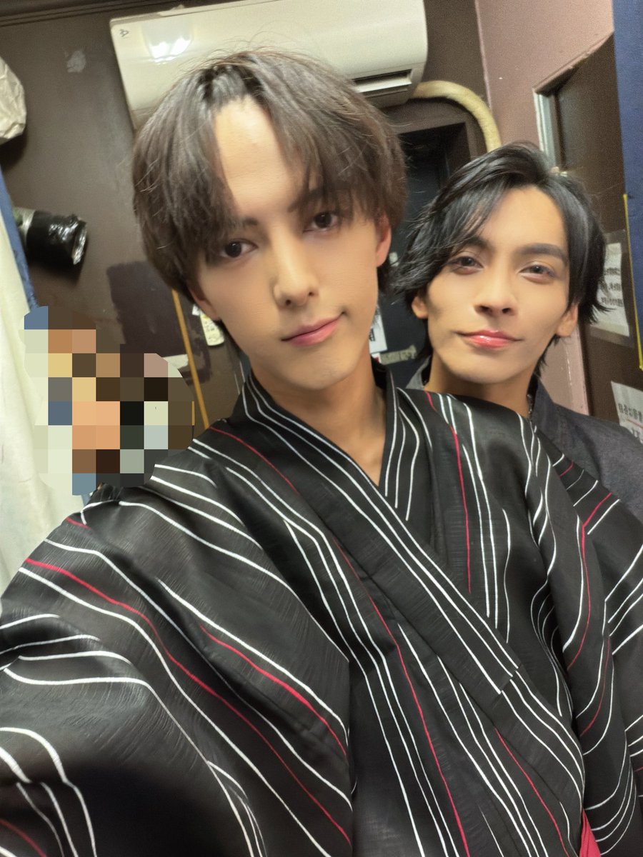 ToMoYA_LIT's tweet photo. 定期公演ありがとうございました
CLUBSARUでやることも少なくなってるけどたくさん会いに来てくれてありがと！
浴衣も大変だと思うけどお揃いしてくれて嬉しかったよ！

明日はイオンモール大高でトークイベントです
待ってます https://t.co/DFq4QDXvnz