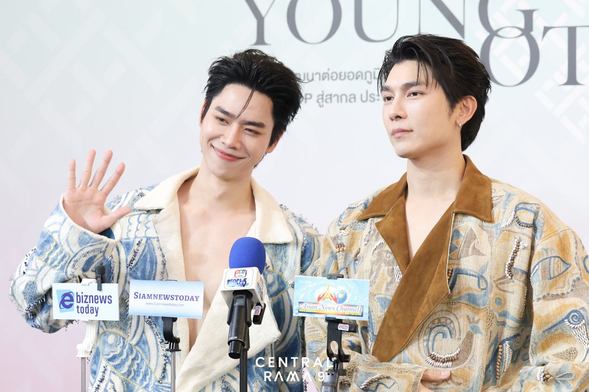CentralRama9's tweet photo. 🩵🤎

MEW SUNNY AT YOUNG OTOP

#YoungOTOPxMewSunny
#MewSuppasit #มิวศุภศิษฏ์ #sunnywnrt #YoungOTOP #CentralRama9 https://t.co/UuW3g5Um9u