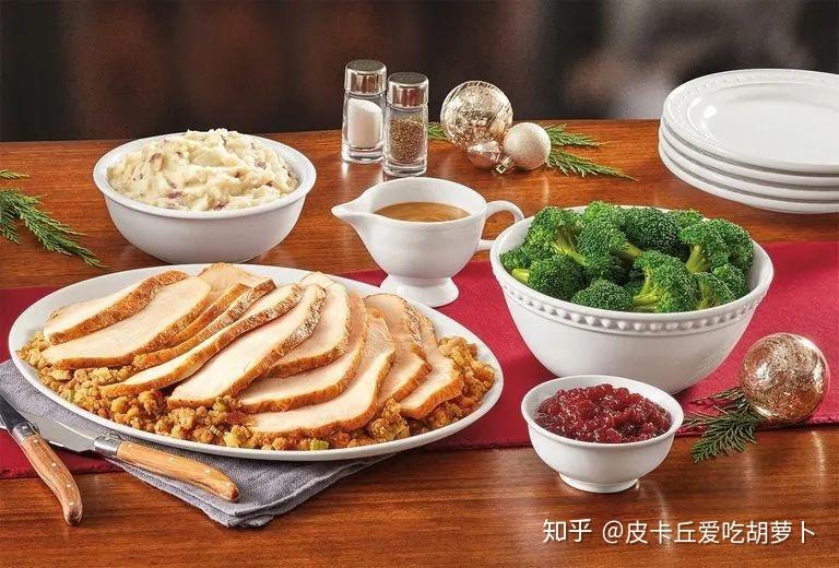 favour08779502's tweet photo. Thanksgiving special at our café! Roasted turkey with cranberry sauce + pumpkin pie combo, only $15 this week!  Limited seats, book now! #ThanksgivingTreat https://t.co/IWKQtzHbu8
