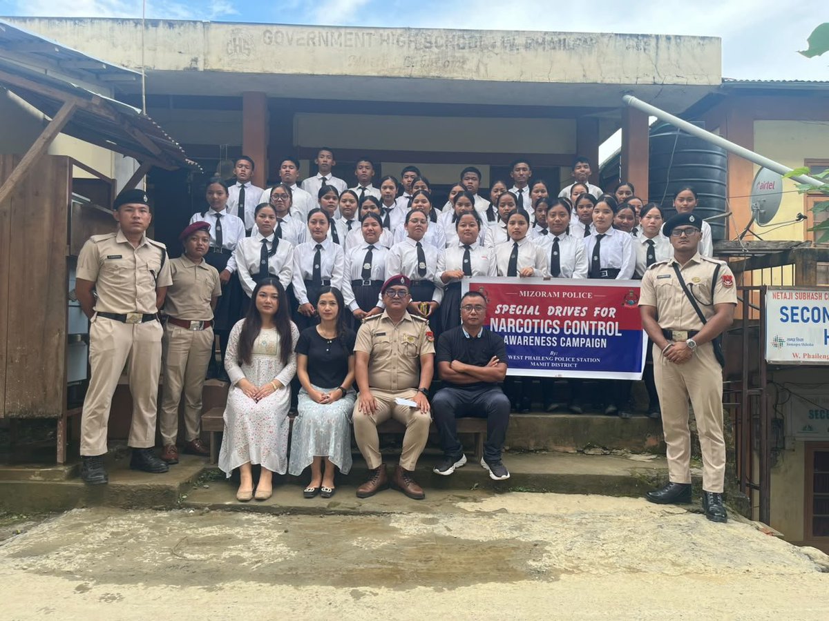 mizorampolice's tweet photo. Today, West Phaileng Police Station conducted a Drug Awareness Campaign at Government High School, West Phaileng. https://t.co/4uHdn2n4jA