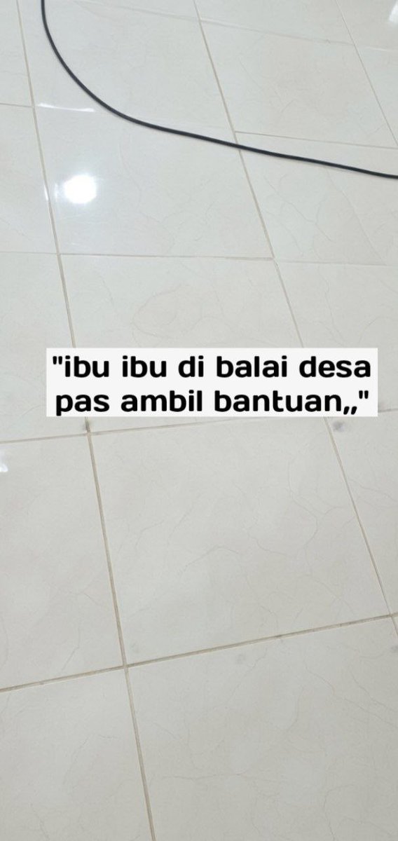 Sameed_M_2002's tweet photo. Ibu ibu di balai desa pas ambil bantuan 
https://t.co/B3iYhEzVly https://t.co/CUQWLipmvr