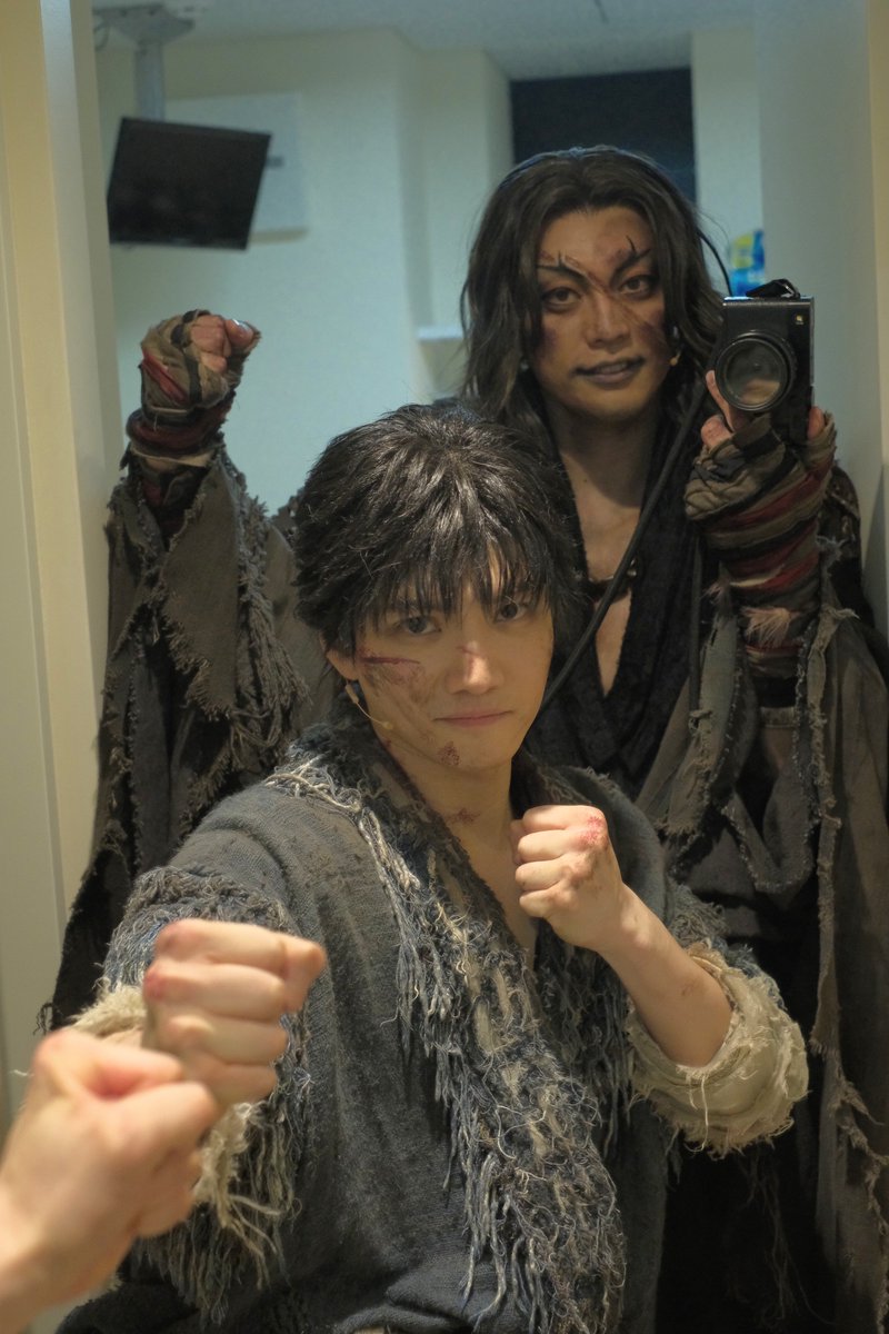 keisuke_higashi's tweet photo. 今日もありがとうございました！
10日ぶりのキングダムII最高でした。
2人の信と共に。
明日も頑張りやす!!!!!!!!!
#キングダムII
#信
#龐煖 https://t.co/OleLNUjLAb