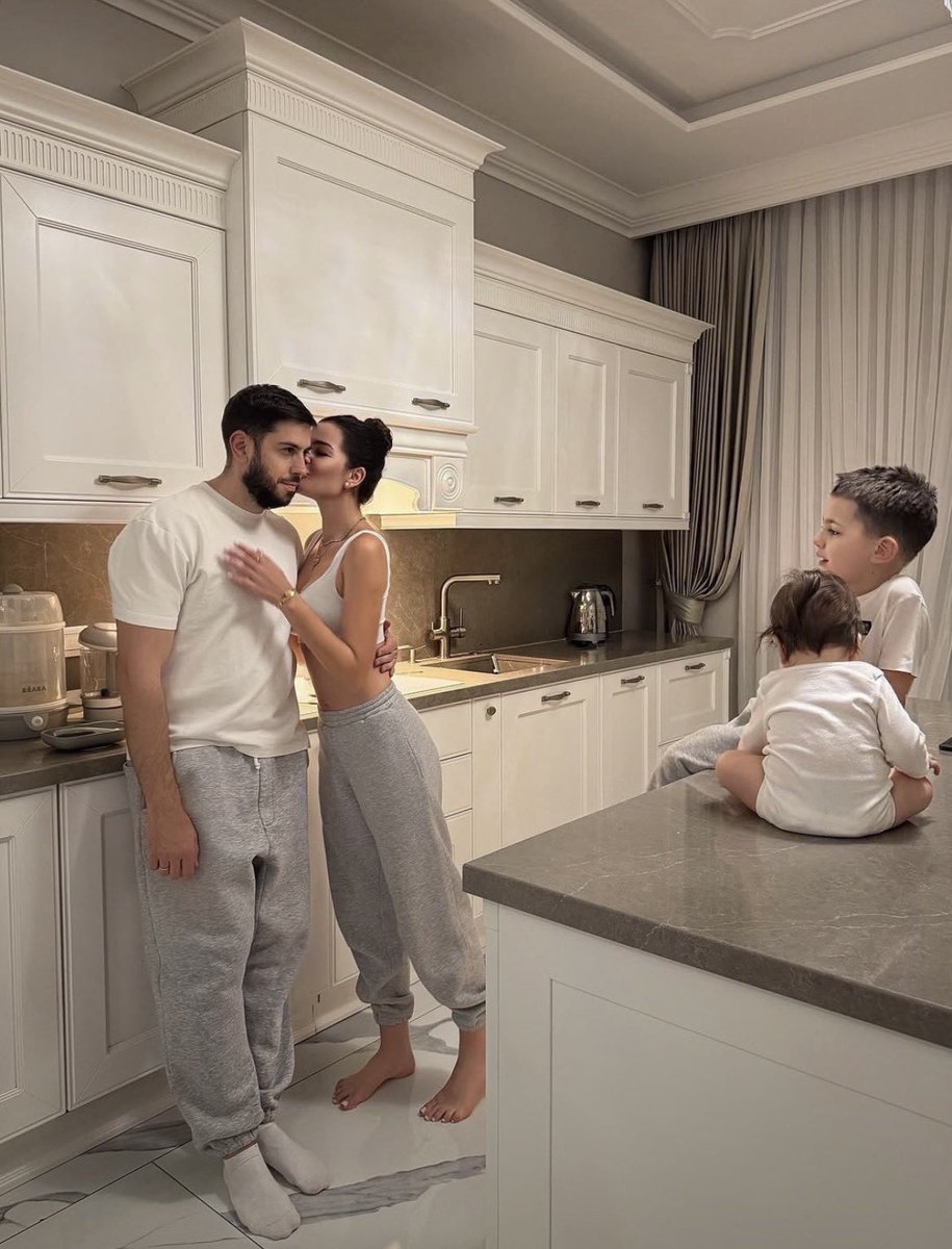 denizzmiiss1's tweet photo. this is what i mean when i say i want a family with you https://t.co/TUlTAYDKFy