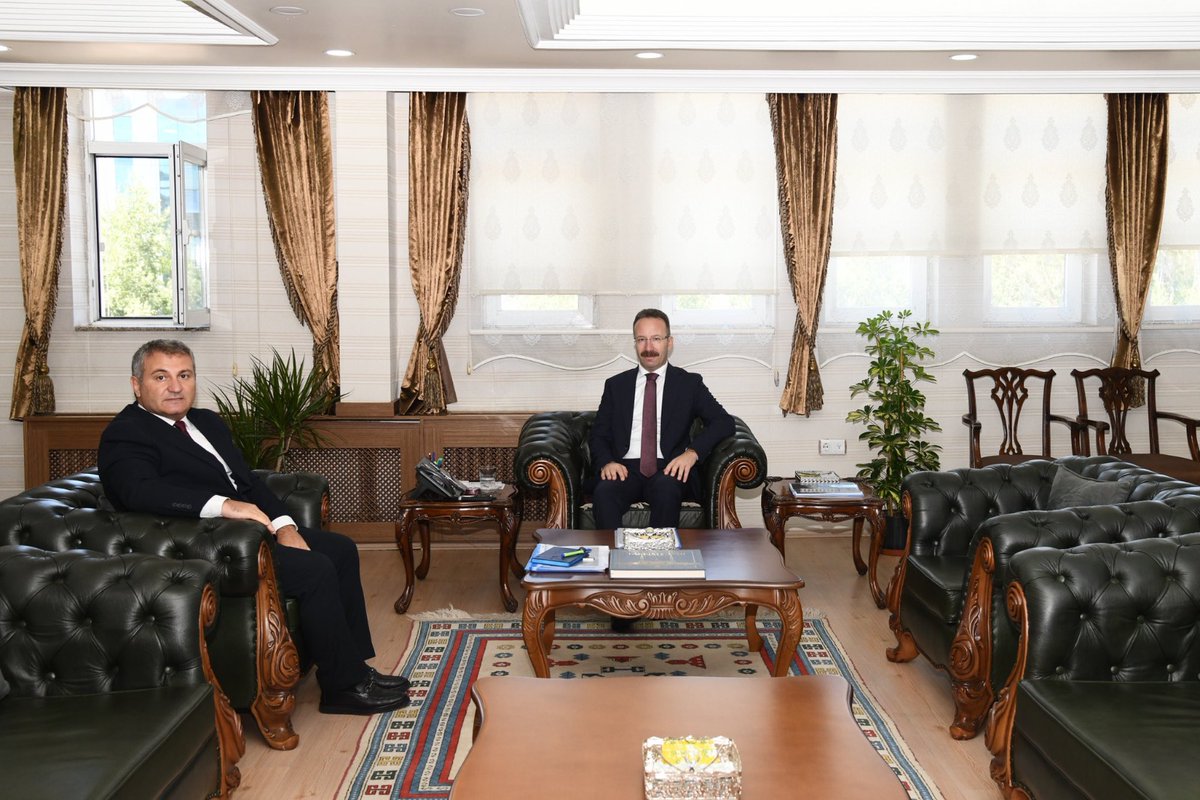 Serka_TRAII's tweet photo. Ajans Genel Sekreterimiz Nurullah KARACA, Yönetim Kurulu Başkan Vekili Ardahan Valisi Sn. Ömer Hilmi YAMLI'yı ziyaret ederek hayırlı olsun ziyaretinde bulundu ve Ajansımızın Ardahan ilinde yürüttüğü çalışmalar hakkında Sayın Valimize bilgi verdi. https://t.co/rwcBtHEiD4