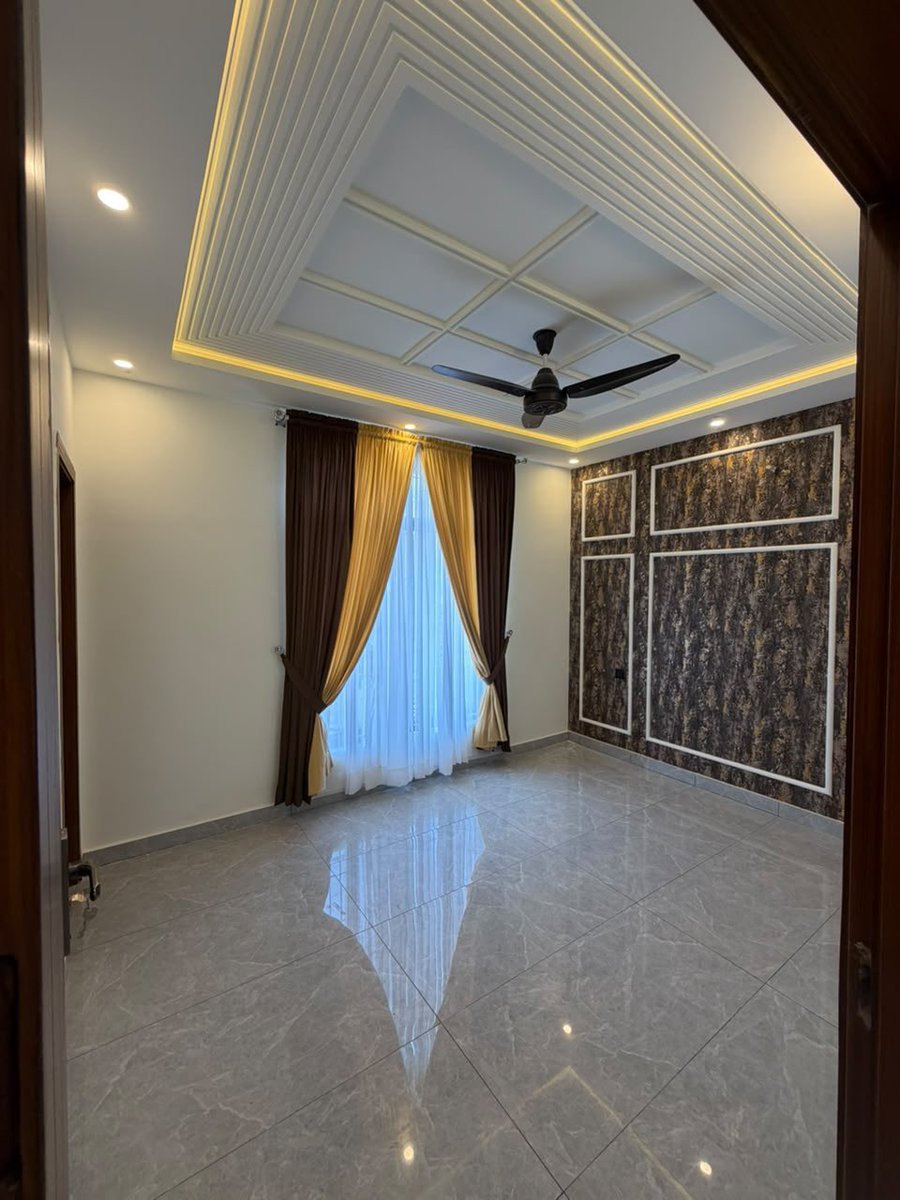 TalhaMehar876's tweet photo. 🏡 ULTRA-MODERN 5 MARLA HOUSE FOR SALE — CITI HOUSING GUJRANWALA

📍 Location: Citi Housing Society, Gujranwala

📞 For Price &amp; More Information:
Muhammad Talha
📱 +92 300 8100356

🏠 Your dream home is just one call away! https://t.co/llBuJWTFMt