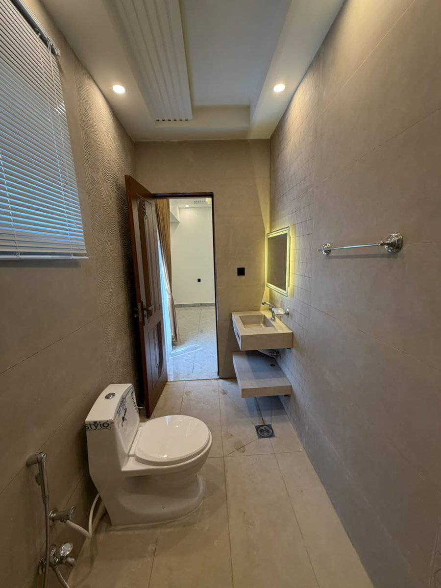 TalhaMehar876's tweet photo. 🏡 ULTRA-MODERN 5 MARLA HOUSE FOR SALE — CITI HOUSING GUJRANWALA

📍 Location: Citi Housing Society, Gujranwala

📞 For Price &amp; More Information:
Muhammad Talha
📱 +92 300 8100356

🏠 Your dream home is just one call away! https://t.co/llBuJWTFMt