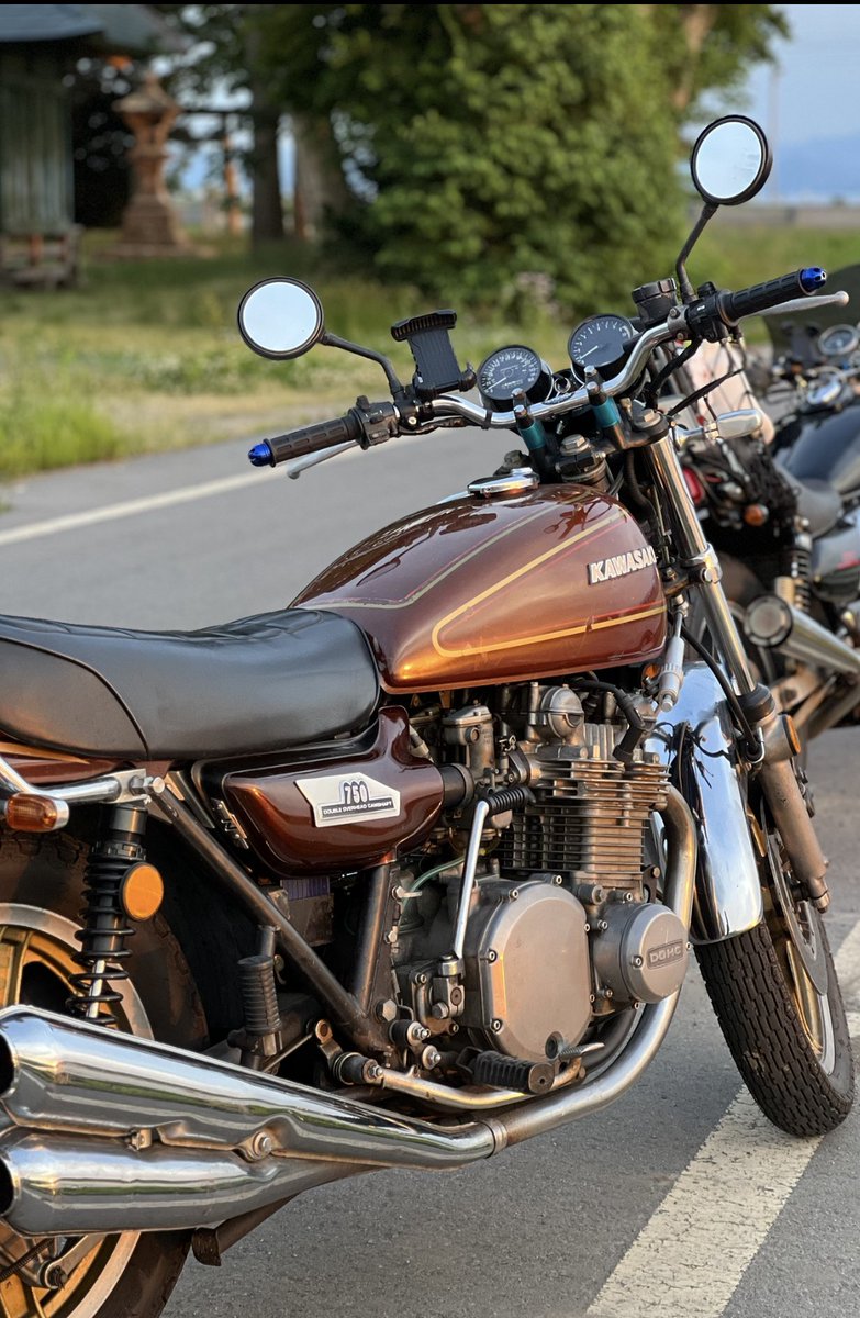 jidoushatounan's tweet photo. 【バイク盗難情報】神奈川県横浜市中区でカワサキ KZ900の盗難被害がありました！
近隣の方はご注意ください！

■車種：カワサキ KZ900
■日時：2026年8月18日 14:00
■被害場所：神奈川県横浜市中区
■ナンバー：横浜C る 365
■特徴：焦茶色4本だしマフラー様々なパーツを組み合わせた寄せ集めのバイクになります。

■オーナー（投稿主）長年バイクが一番の趣味である父が長い時間をかけて部品を集めて完成させた思い入れのあるバイクで、同じものは二度と手に入りません。些細な情報でも構いませんので見かけたらご連絡頂けますとありがたいです。
■オーナー（投稿主）連絡先：@msm_kmonkeys

詳細URLと拡散用動画はリプ欄です
拡散希望、ご協力お願いします！