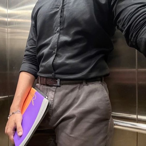 petersoupy's tweet photo. doctor bruce banner after a long day of classes, lectures and pounding that twink with the puppy eyes and tight ass under his desk (bruce suspects he isn’t even old enough to attend college, but he’s too touch-starved and depraved to care) #peterbruce https://t.co/ZgQv7sB6jT