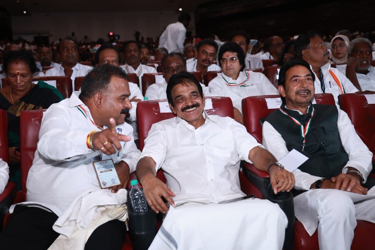 manickamtagore's tweet photo. இருபதாம் நூற்றாண்டின் இணையற்ற தலைவர், பாரத ரத்னா அமரர் திரு. ராஜீவ் காந்தி அவர்களின் 82-ஆம் ஆண்டு  பிறந்த தினத்தை முன்னிட்டு நடைபெற்ற தமிழ்நாடு காங்கிரஸ் கமிட்டியின் சிறப்புப் பொதுக்குழுக் கூட்டத்தில், அகில இந்திய காங்கிரஸ் அமைப்பு பொதுச்செயலாளர் தி@kcvenugopalmp அவர்கள் கலந்து கொண்டு சிறப்புரையாற்றினார்.