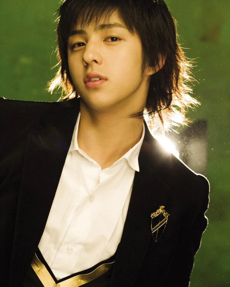 koreanpopbase's tweet photo. Happy 39th birthday to KIBUM of Super Junior! https://t.co/NlwsrVQMfZ