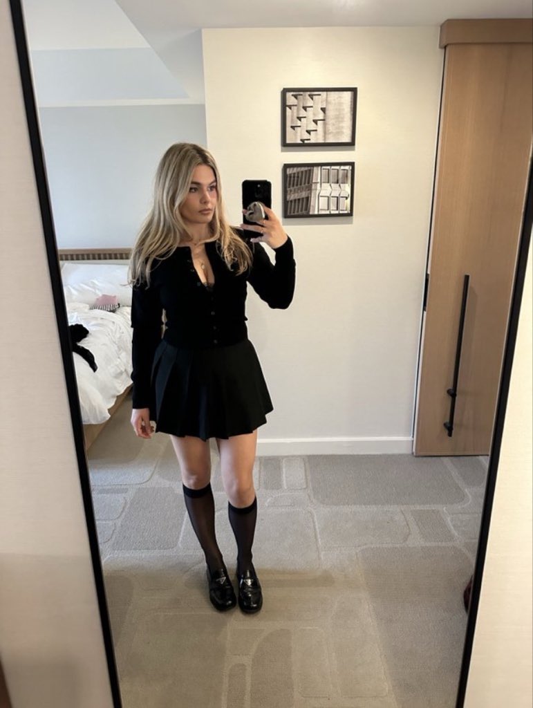 reidsriley91's tweet photo. A classic outfit https://t.co/vLDh8SZgfE
