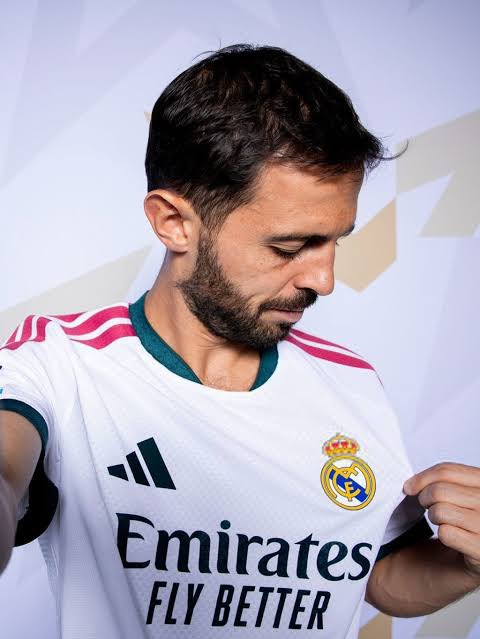 443sports_'s tweet photo. 🚨🗣️ Rodri: “Nobody in Manchester City likes Real Madrid, even during an El Classico game we usually support Barcelona, and when a player wants a move to Spain it’s always Barcelona we choose. 

🗣️ “I can tell that a lot of staffs were disappointed in Bernardo Silva choice to move to Madrid, but it was his decision.” ⚪️