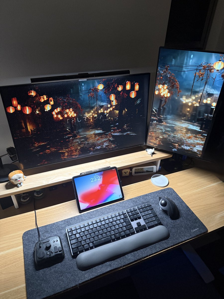 umeyalabo's tweet photo. 夜デスク🖥️

#desksetup https://t.co/dkQJIfNbmq