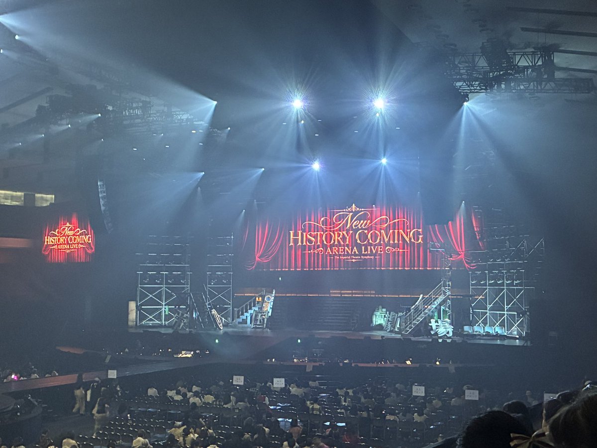 mis0_maru's tweet photo. 帝国劇場のLIVEに行ってきたんだよ～
ミュージカルの発声はすごいねぇぇ！ふるえちゃうよ。無知で申しわけないけど知らなくても楽しめた✨  ミュージカル観たくなりました。やはり、レ・ミゼラブル気になるな。扱われる楽曲も今回多かったもな。
光一くんかっこよかったです。 https://t.co/iIUjJ6oqRy