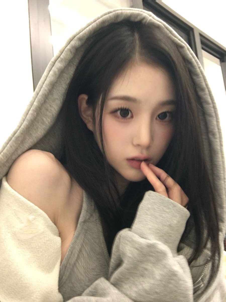 JiyeonPointe's tweet photo. 260820 Cosmo Talk

Bedtime gift 🎁 

#JiYeon #지연 #지서연 #tripleS #트리플에 https://t.co/p95OmygGJn