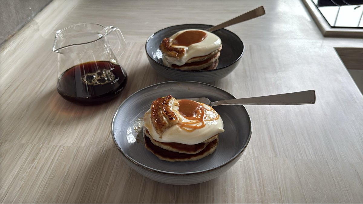 e8vlii's tweet photo. Banana pancakes🥞🍌☕️ https://t.co/6BIqYppSks