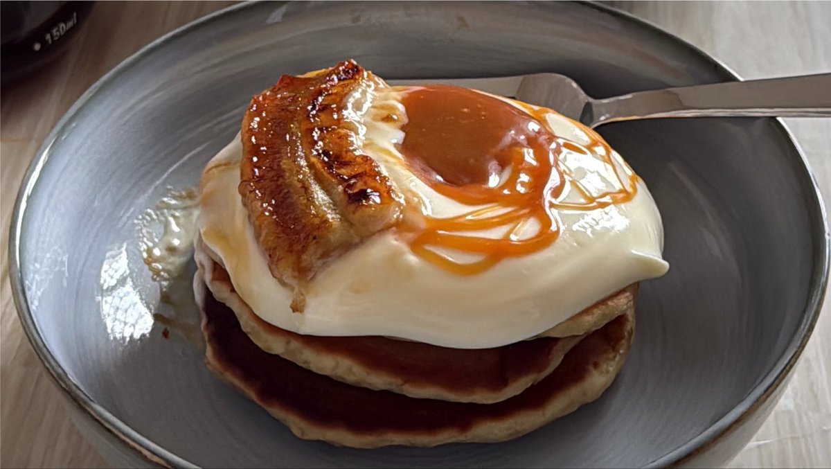 e8vlii's tweet photo. Banana pancakes🥞🍌☕️ https://t.co/6BIqYppSks