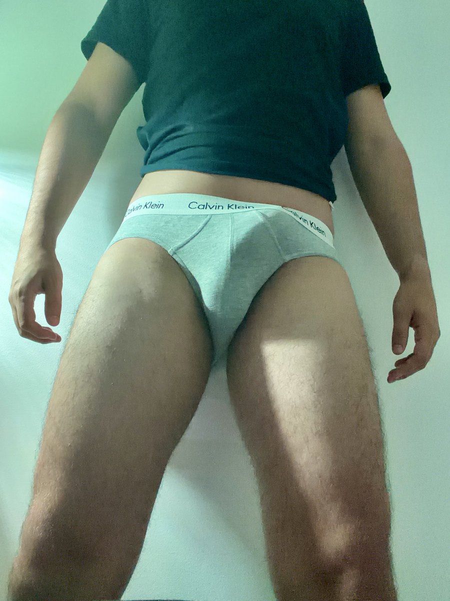 logiclolo's tweet photo. 🍆↗️↖️ https://t.co/5H87AiPAxM