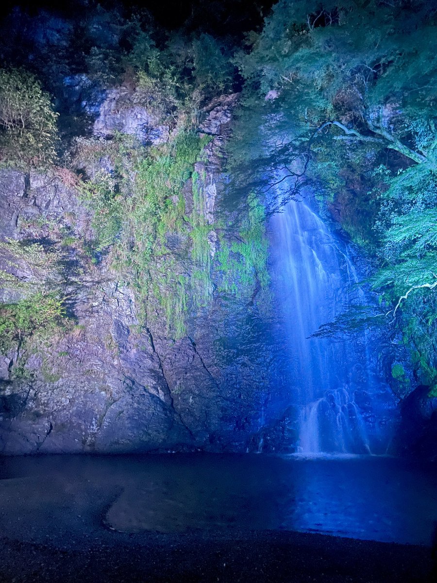 satmacsat's tweet photo. 月末までの箕面大滝ライトアップへ夜暗イム
その後箕面川ダム〜みのお記念の森の激坂方面へ
からの五月山ダウンヒル(道が荒れてるから夜は結構危険)

#箕面大滝 #箕面大滝ライトアップ #ロードバイク #ロードバイク好きな人と繋がりたい #Khodaabloom https://t.co/0JEPXJlB7x