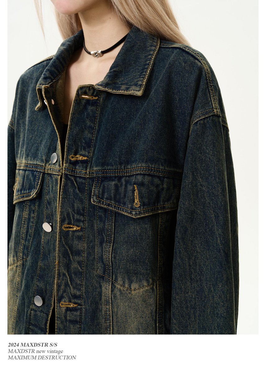 Charles14299199's tweet photo. Turn an old denim jacket into a trendy tote bag in 10 mins! Super easy upcycling hack for your wardrobe. ， https://t.co/Y2fIzuvOlb