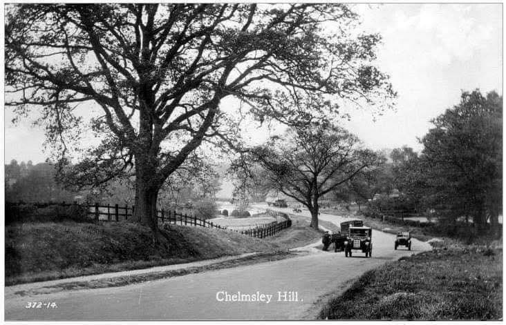 SolihullUpdates's tweet photo. #ChelmsleyHill c1920-29 #ThrowbackThursday
The old #ChesterRoad between #CastleBromwich and #Stonebridge - in the distance is #BaconsEnd bridge. https://t.co/ePtEhAFKi1