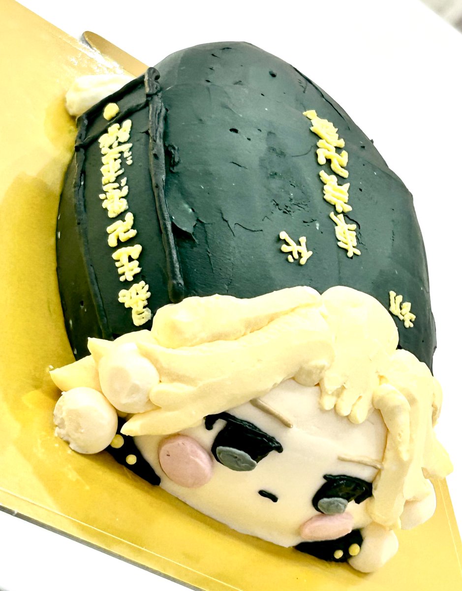 3edw_sn's tweet photo. 最後に1番こだわったケーキを見て欲しいです> ̫ <食べるの躊躇っちゃうくらい、本当に素敵に仕上げていただきました՞ɞ̴̶̷̥⩊ɞ̴̶̷̥꒱֯♡万次郎くんが万次郎くんを食べるって、めっちゃシュールだけど、だいすきな彼が喜んでくれてますように♡｡*+

#佐野万次郎生誕祭2026
#佐野万次郎誕生祭2026 https://t.co/2hGmUD1XSs