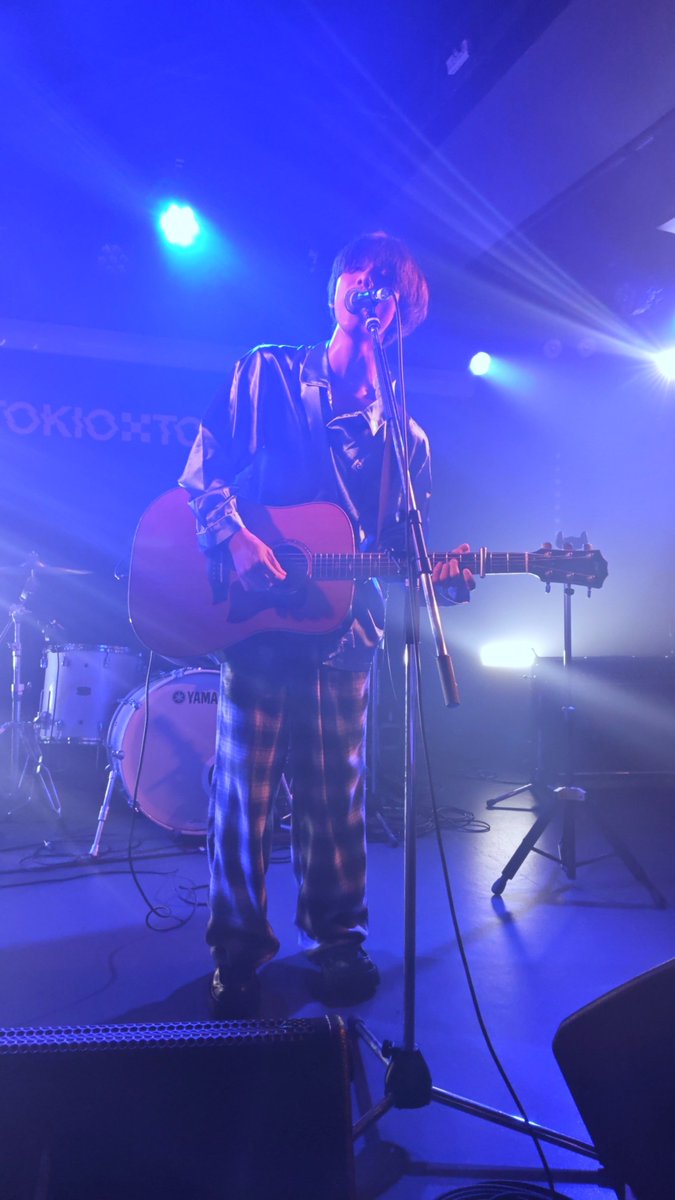 CHACHAGISO's tweet photo. 昨日は渋谷TOKIOTOKYOへ！

最近知って気になっていたꌚꋬ野ゐㇷ゙ｷくんを聴きに🙌

ギター1本で挑むゐブキくんはかっこよくて、もっと聴きたいって素直に思ったライブでした😭

対バンってすごいね、好きな音楽がどんどん増えてく 笑

12ヶ月連続ライブ全通したいです！！！

#ꌚꋬ野ゐㇷ゙ｷ https://t.co/5NiHMPgxXF
