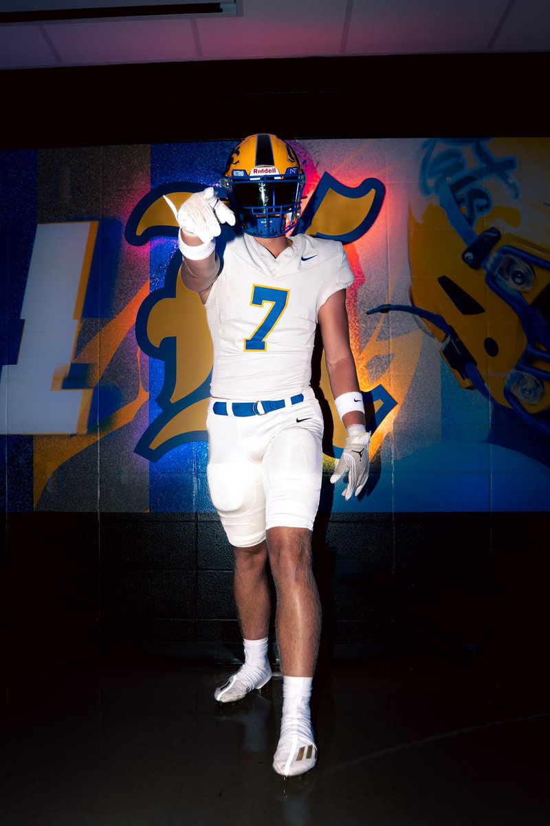 KleinFootball25's tweet photo. 7 Days away from the Mothersh1p 🚀 launch!!! Big Play Jack is definitely ready! @Jackbomer80 @TheMothersh1p @Coach_DPerez @Coach_Morton60 @therealtxhsfb https://t.co/kGxYNnuEP3