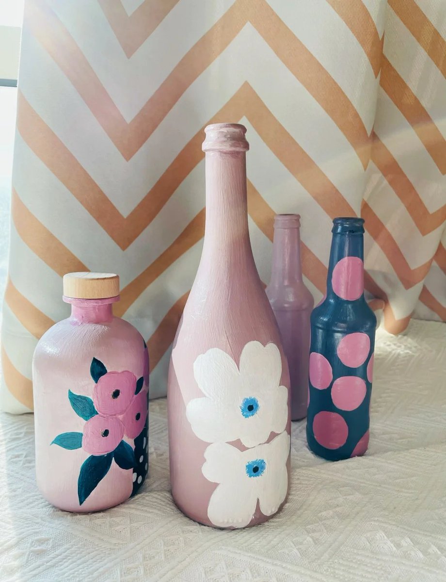 NorRahdiansya's tweet photo. Just upcycled an old mason jar into a cute plant pot with some acrylic paint and twine! Easy weekend DIY that adds warmth to any corner https://t.co/stXgcOgns3