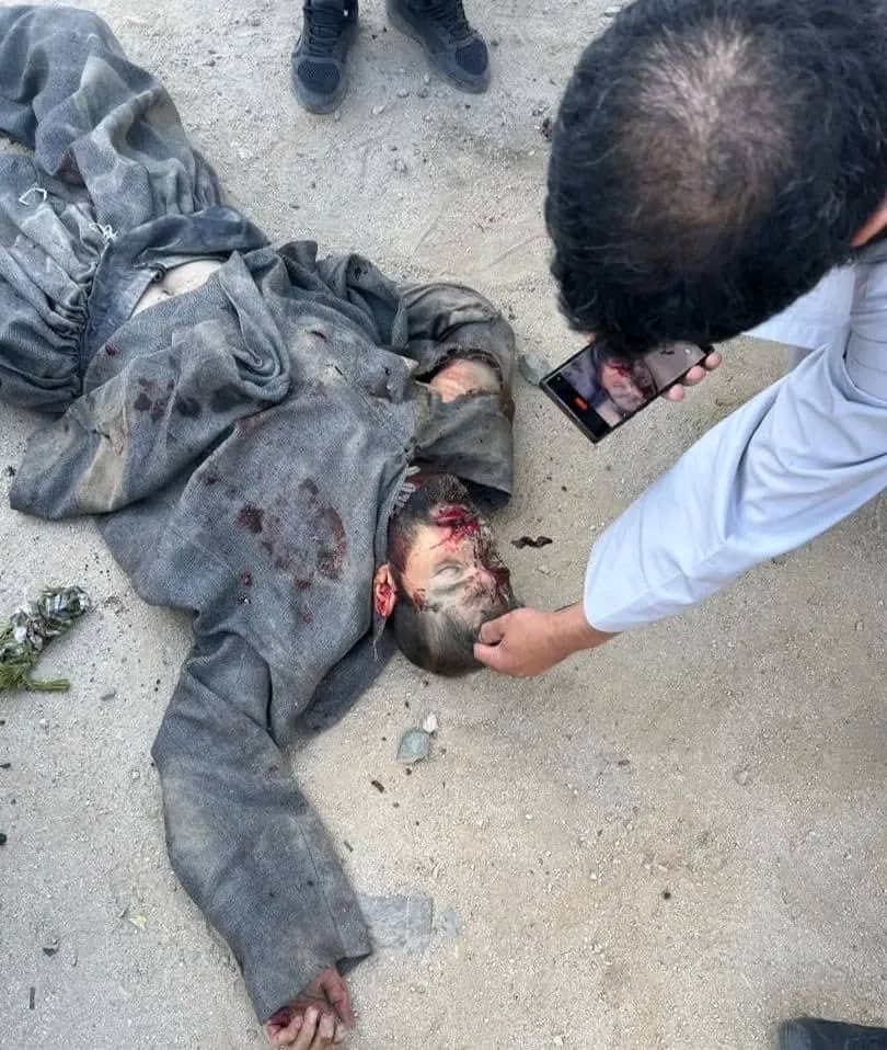 zrlmohammad's tweet photo. عاجل خبر: 
امنیتي ځواکونو د شر او فساد د یوې ډلې مشهور قومندان «حسیب قوای مرکز» له منځه یووړ. https://t.co/zEZMfafhHh