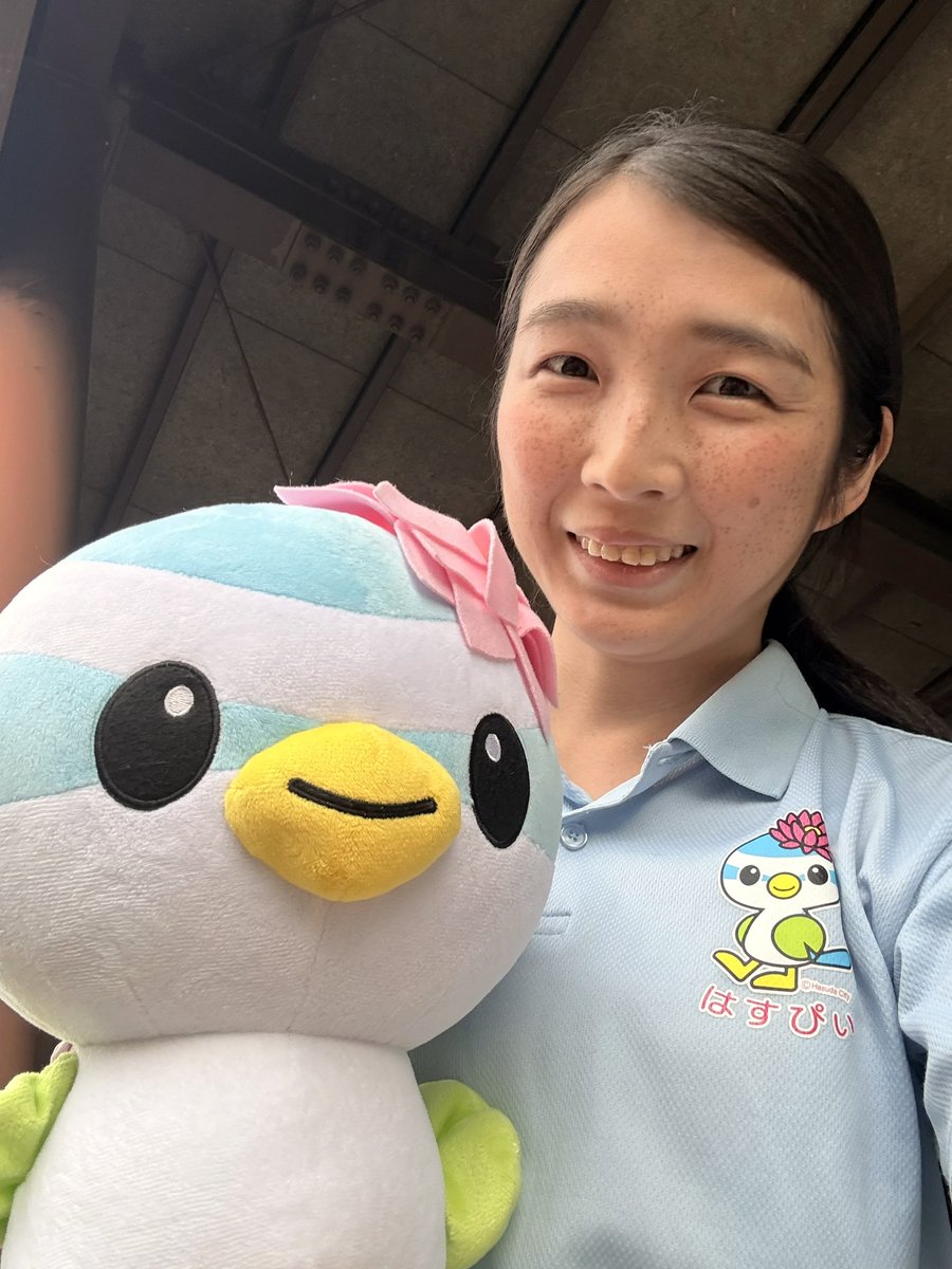haruka_hasuda's tweet photo. 【🚙✨青パト通学路見回り会（黒浜小学校・黒浜南小学校区）】
午後は青色防犯パトロールへ🚙💨

今回は、黒浜小学校・黒浜南小学校区を中心に、見回りを行いました✨

まだまだ暑い日が続いています☀️
子どもたちの安全を見守りながら、今日も無事にパトロールを終えました😊

引き続き、地域の安心・安全につながるよう活動してまいります🚙✨

#蓮田市
#豊嶋はるか
#青色防犯パトロール