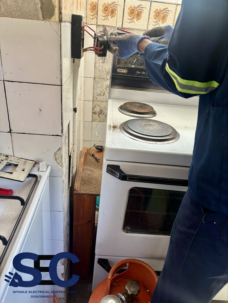 sitholeelectric's tweet photo. Today’s job: converting an electrical stove setup to accommodate a gas stove. 🔧

No job is too small for SEC! ⚡ https://t.co/onzrT1pJsq