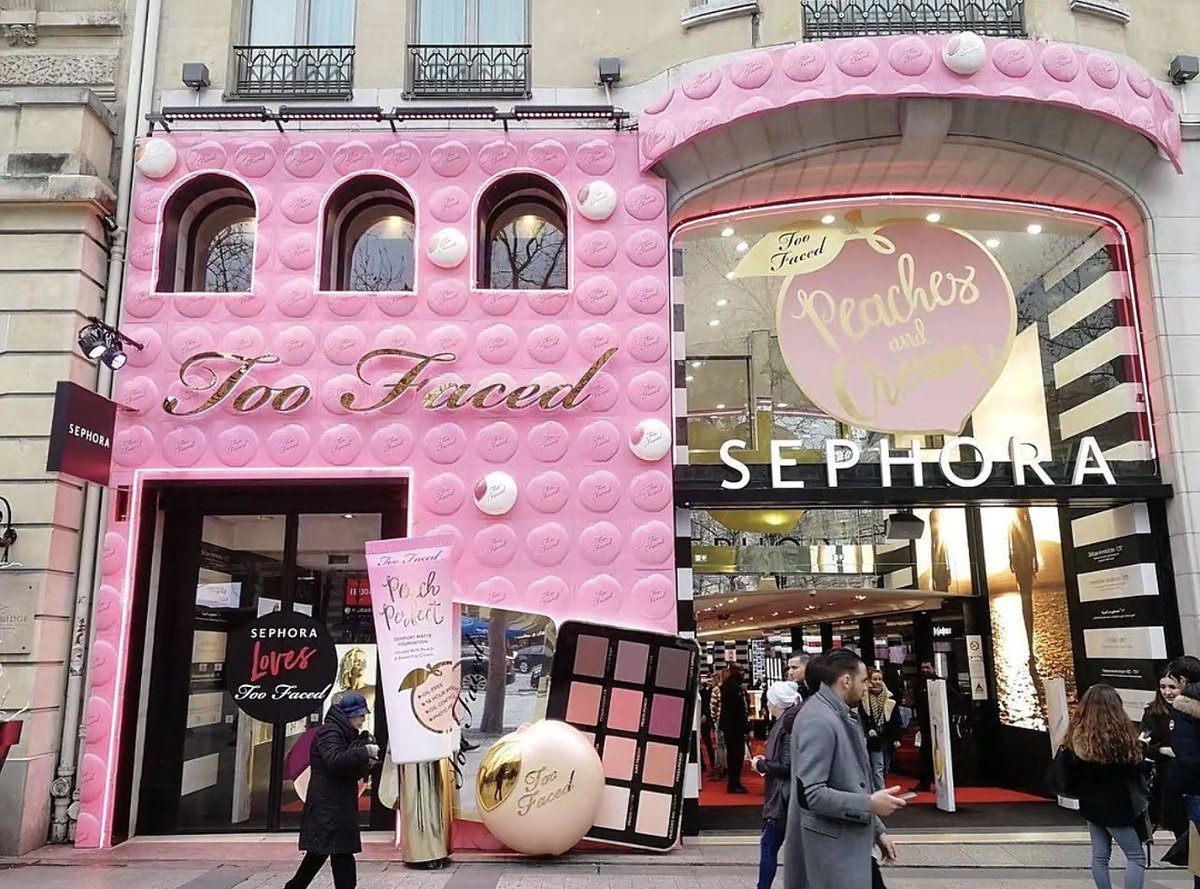 nayomipink's tweet photo. too faced takeover at sephora in paris (2018) ❤︎ https://t.co/UH4Eby20BH
