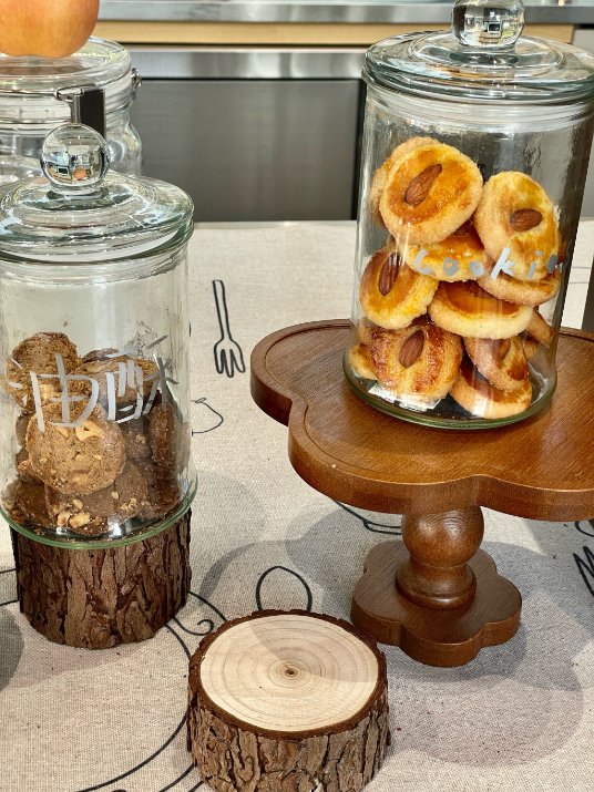 aboldebouis's tweet photo. Just shared a plate of warm homemade cookies with my new neighbor who moved in today! Small acts make big community vibes https://t.co/DIDYDvn6qz