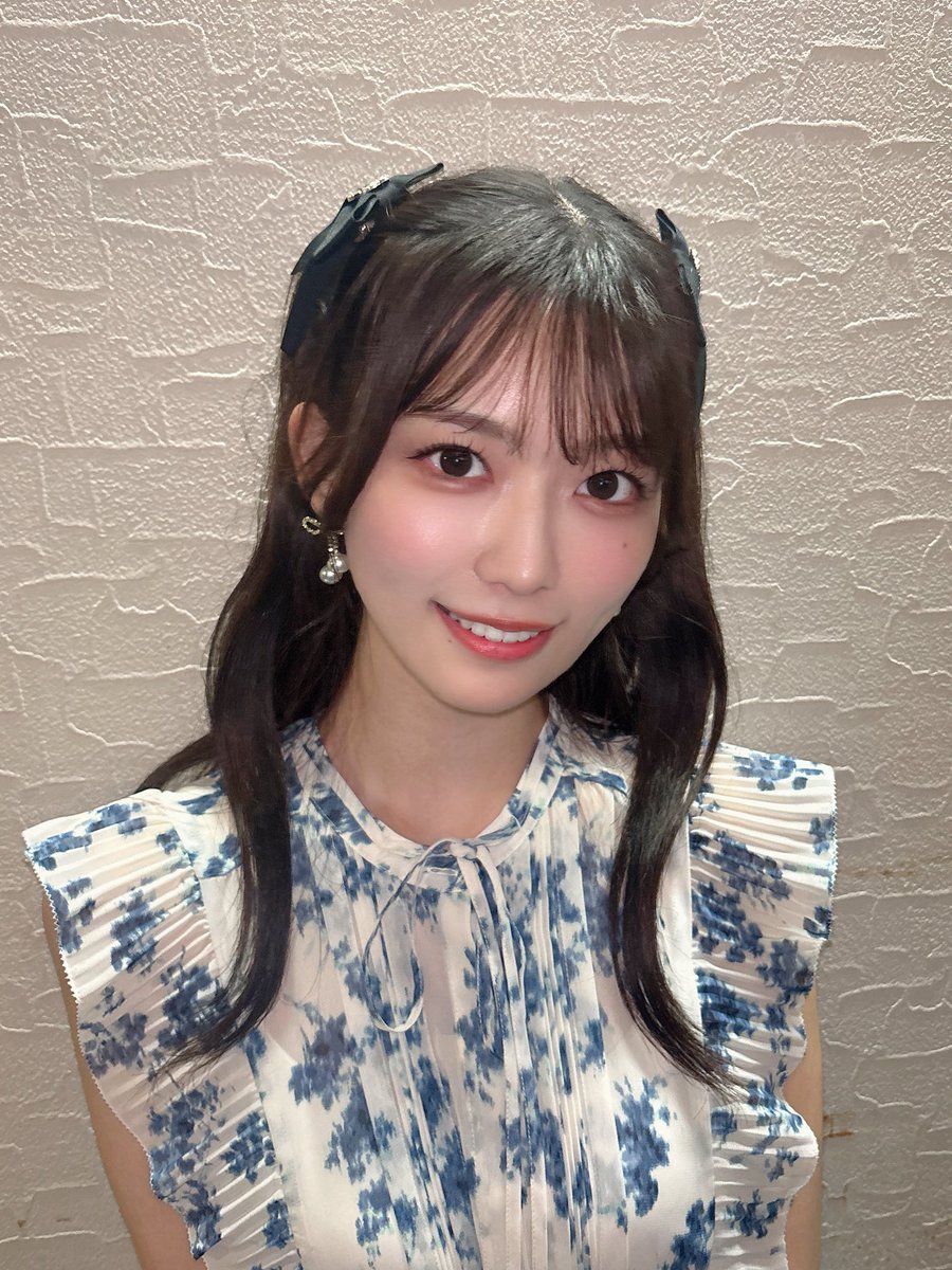 Mikuru_hositani's tweet photo. #アイふたvol.77
ありがとうございました！

資格のことだったり、最近のマイブームだったり、今まで話していなかった新情報も!?😳🩷
いろんなことをさらけ出しちゃった気がする🥰

見守ってくれてありがとう˙˚ʚ(꒪ˊ꒳ˋ꒪)ɞ˚˙
お花もとっても綺麗🌹✨️パワーもらったよぉ

私服はおねえさんワンピース🩵

 #橋本侑芽 ちゃん #花守笑奈  ちゃん
 #片瀬真花  ちゃん 仲良くなれて嬉しいです💕💕