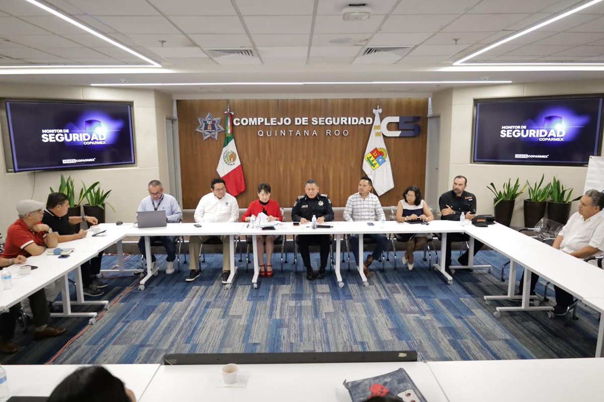 SSC_QROO's tweet photo. 🤝 El secretario Julio César Gómez Torres se reunió con COPARMEX Quintana Roo para dar seguimiento a los avances en seguridad.

📊 Se destacó la tendencia a la baja en la incidencia delictiva y el trabajo de la SSC.

#SSCQROO #CoparmexQRoo #QuintanaRoo #C5 https://t.co/gf2bFDl46k