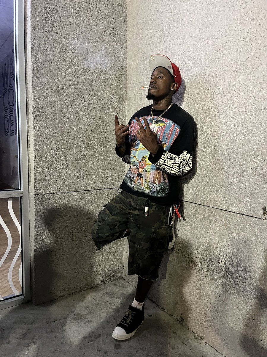 cook3k_'s tweet photo. On Some Me Shit Latley #KLN https://t.co/kby2e6X3Ar