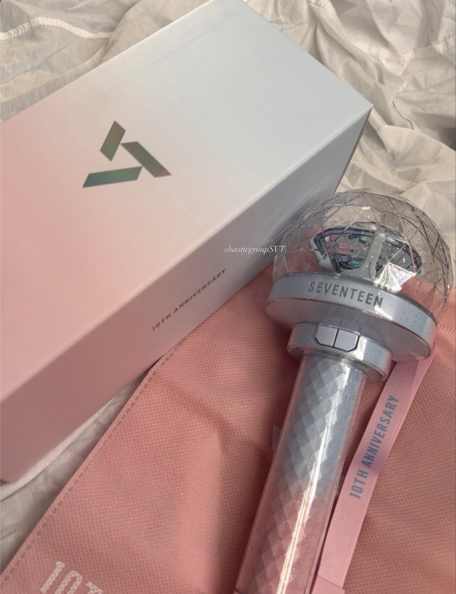 chaoticgroupSVT's tweet photo. ⋆˚꩜｡ WTS • LFB  ִֶָ🪽་༘

🪷 SVT lightstick caratbong ver 3 10th anniversarry ver 

     ⤷ ₱2850 PAYO
     ⤷ used once during svt new concert
     ⤷ onhand • unsealed • complete inclu 
     ⤷ loc: Metro Manila 
      ⤷ mod: prio sdd
      ⤷ mop: gcash

💌 DM to claim https://t.co/hU8eoZcDt9