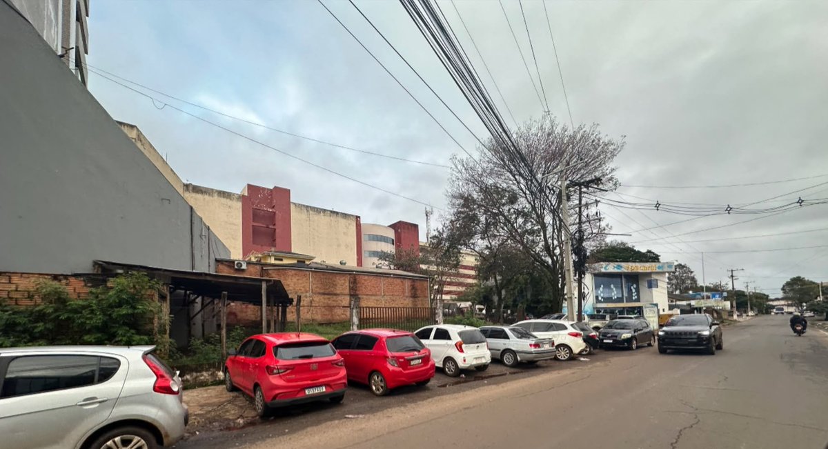 pyaccesible's tweet photo. 🚫 La vereda NO es para los cuatro ruedas; la vereda es de la gente. Es para el estudiante, el adulto mayor, el cochecito de bebé y el ciudadano común.
Nacimos para recuperar nuestras calles. Ayudanos a denunciar a los mal estacionados. https://t.co/0mgMJomQUt