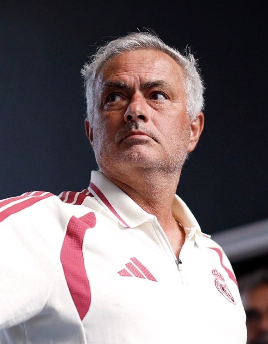 Footbal_Inside's tweet photo. 🚨MOURINHO VEUT FAIREA MEILLEUR VERSION DE TAA CETTE SAISON👀🤍🏴󠁧󠁢󠁥󠁮󠁧󠁿

L’entraîneur et le staff le voit comme un joueur important et très polyvalent va être tester au  milieu  pour l’utilisation de ses longues passes vers ces ailiers

#fyp #football #virałpost #info #realmadrid https://t.co/0EqTROZ5PQ